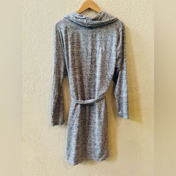 Born Shawl Collar Robe Sz L/XL Gray Pockets Knee Length - Picture 3 of 7